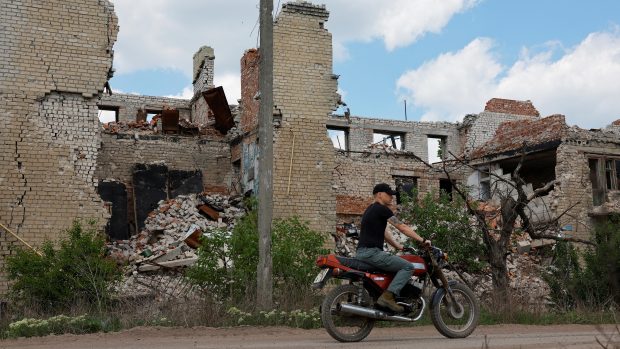 Zničené budovy v ukrajinské Popasaně
