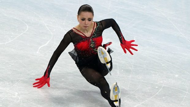 Ruská krasobruslařka Kamila Valijevová  byla diskvalifikovaná ze všech soutěží počínaje 25. prosincem 2021 včetně zimních olympijských her 2022 v Pekingu.