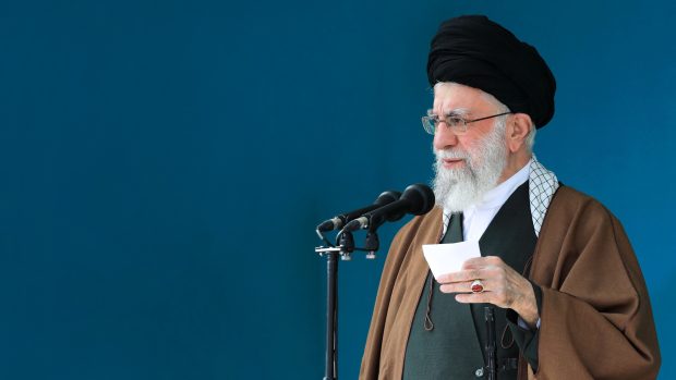 Duchovní a politický vůdce Alí Chameneí