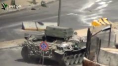 Tank syrské vládní armády ve čtvrti Jobar v Damašku