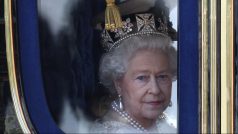 Královna Alžběta II. na snímku z května 2010