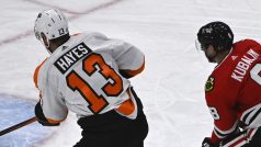 Český hokejový útočník Dominik Kubalík pomohl Chicagu v jediném pondělním utkání NHL k domácí výhře 3:1 nad Philadelphií