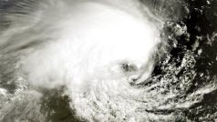 Bouře Kirrily na snímku z 24. ledna satelitu Sentinel-3 z programu Copernicus