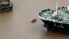 Přepravní lodě v Panamském průplavu (foto z roku 2016)
