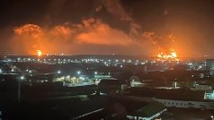 Požár v ropném skladu v ruském městě Brjansk