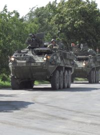 Konvoj americké armády projíždí Českem 13. září 2015