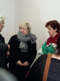 Věra Marešová u krajského soudu v Ústí nad Labem
