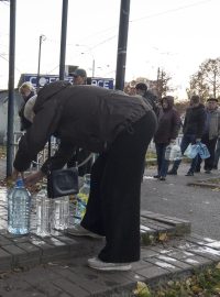 V Kyjevě se po pondělních ruských útocích na energetickou infrastrukturu povedlo obnovit dodávky vody a elektřiny
