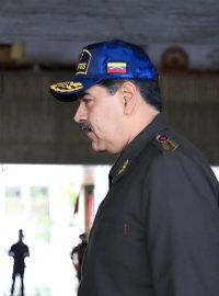 Venezuelský prezident Nicolás Maduro nařídil vojenské cvičení kvůli britské lodi vyslané Londýnem na podporu Guyany
