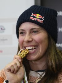 Eva Samková po příletu z Park City se zlatou medailí